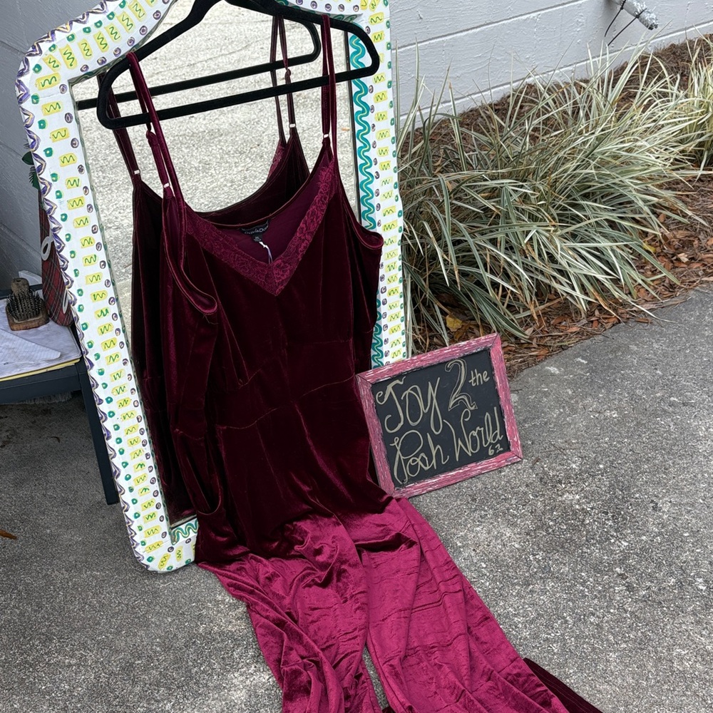 NWT DAVI & DANI Rich Burgundy VELVET Lace-Trimmed JUMPSUIT